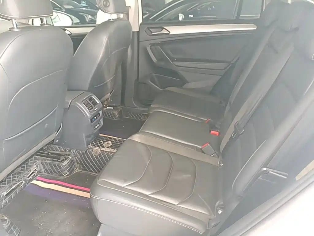 Volkswagen Tiguan L — миниатюра 17