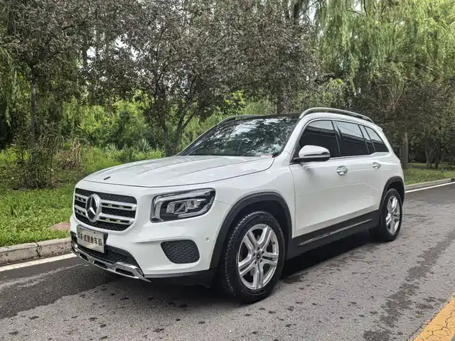 Mercedes-Benz GLB 2023 GLB 220 — фото 1