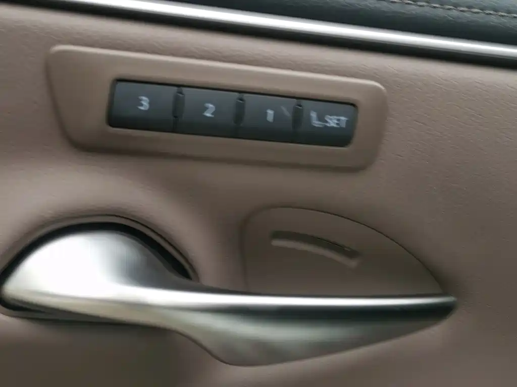 Lexus ES — миниатюра 14