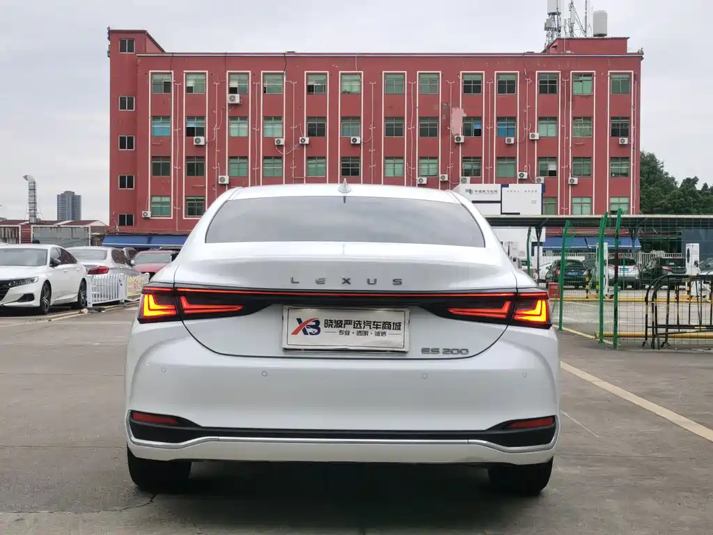 Lexus ES — миниатюра 4