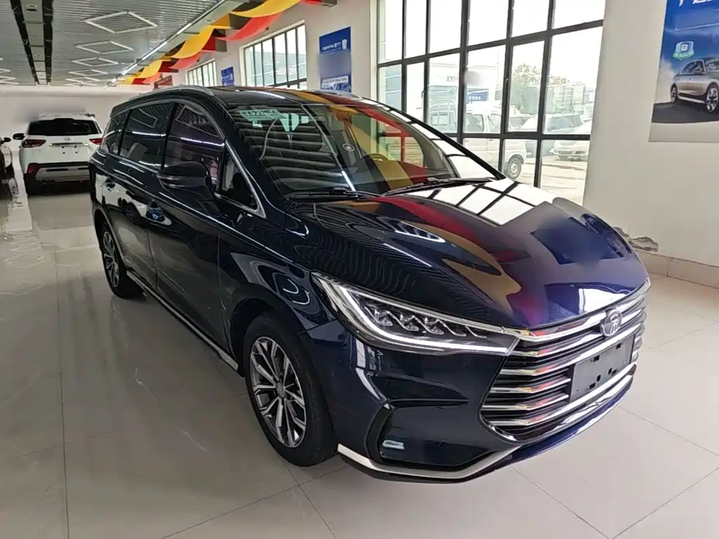 BYD MAX — миниатюра 4