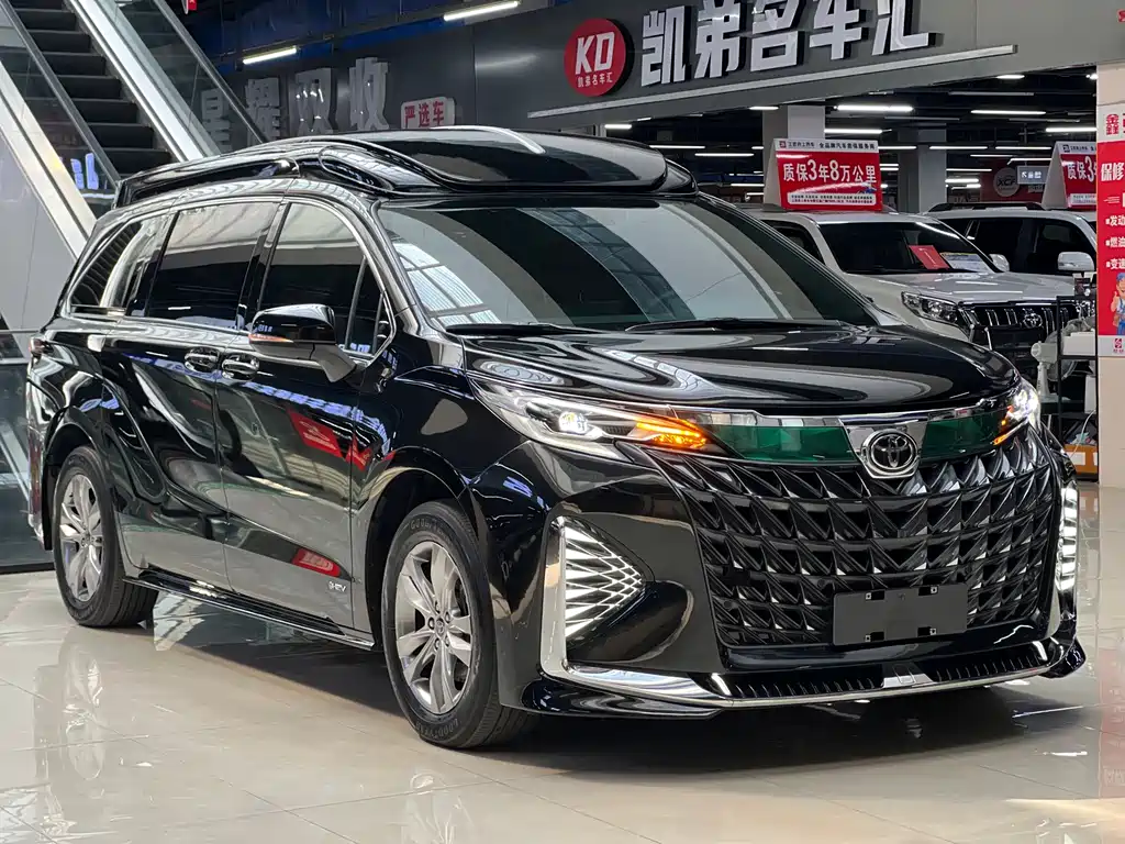 Toyota Sienna — миниатюра 3