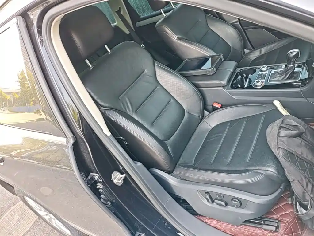 Volkswagen Touareg — миниатюра 25