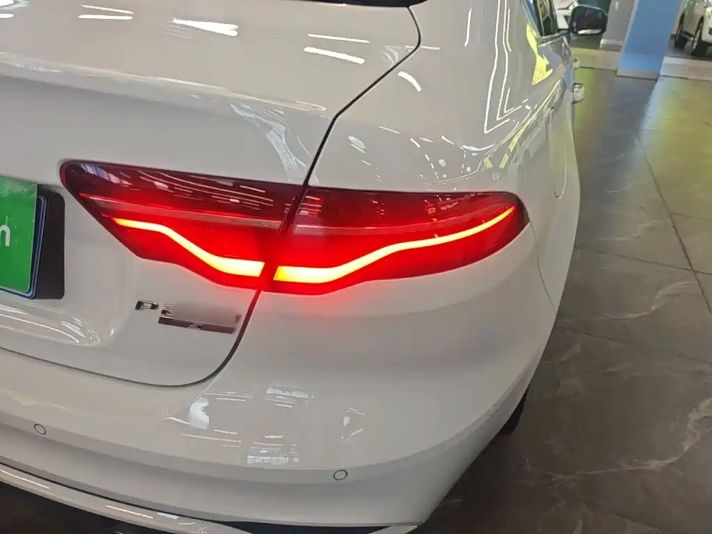 Jaguar XEL — миниатюра 8