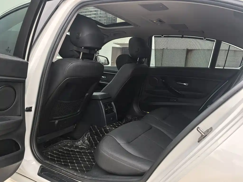 BMW 3 Series — миниатюра 11