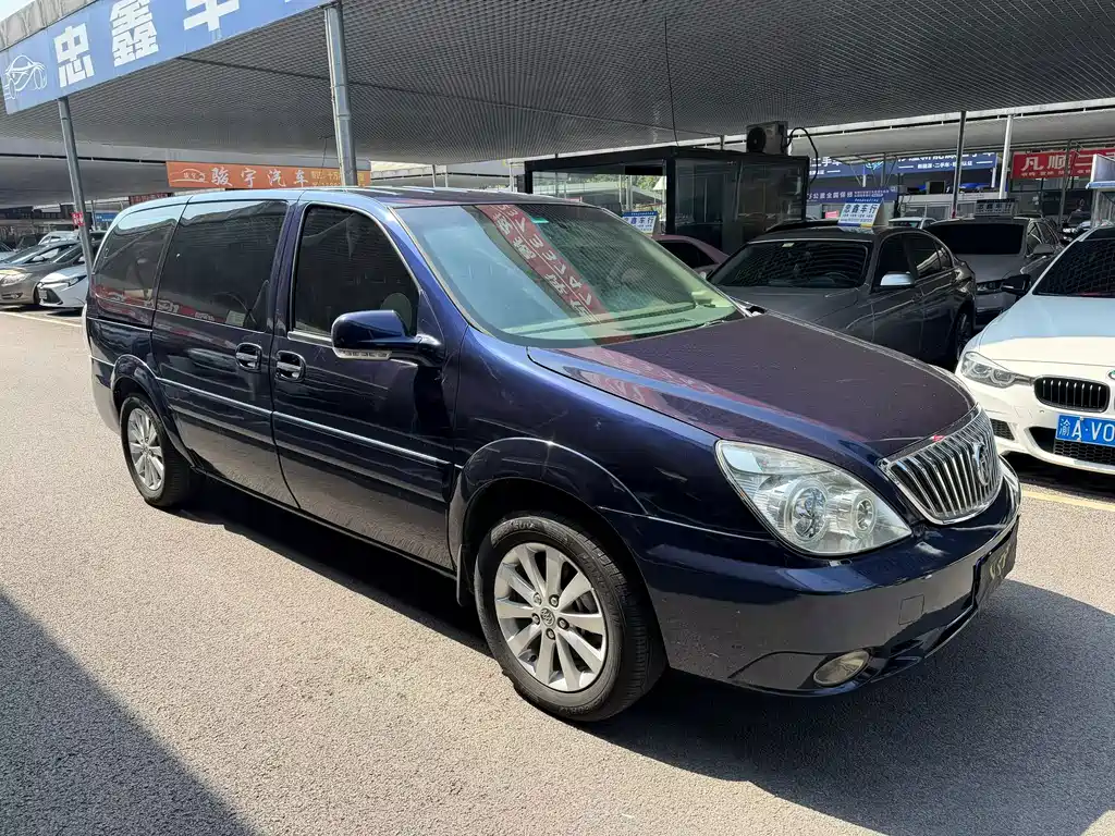 Buick GL8 — миниатюра 3