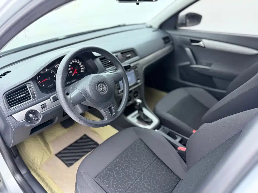 Volkswagen Lavida 2013 1.6L AT