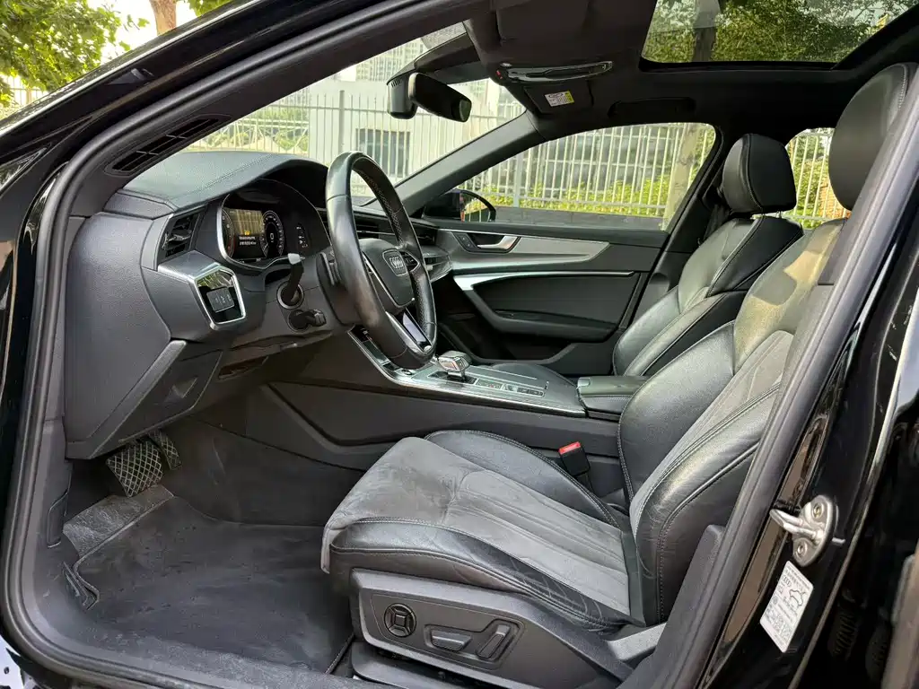 Audi A6L 2020 55 TFSI e quattro