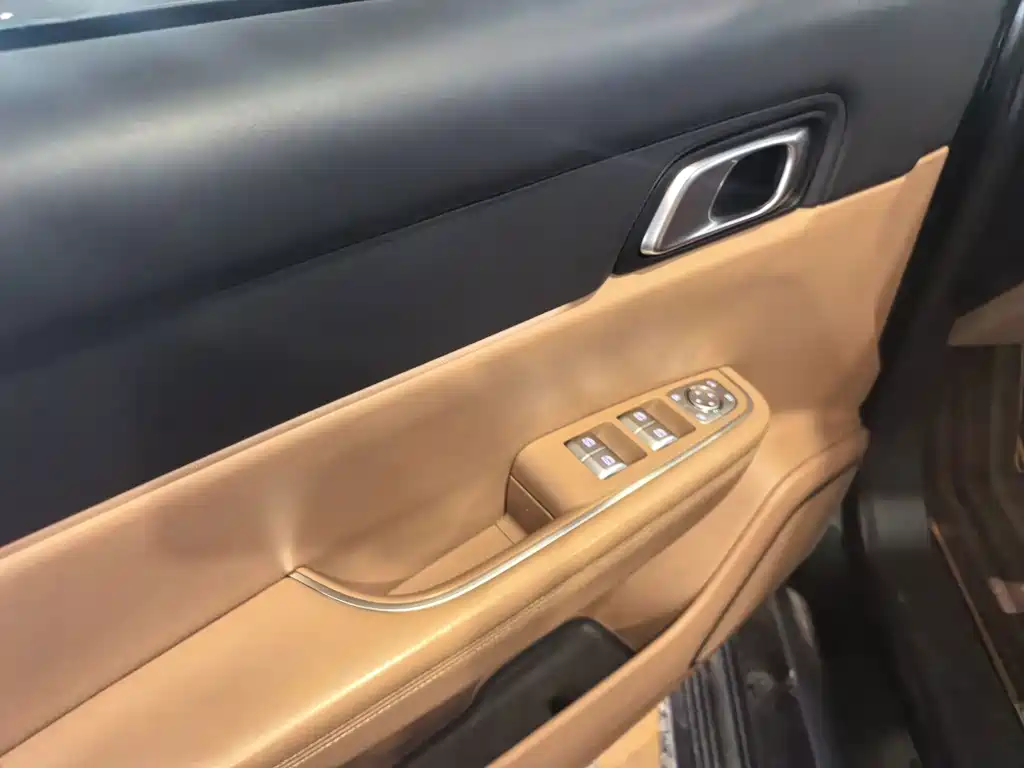 Li Auto Li ONE — миниатюра 13