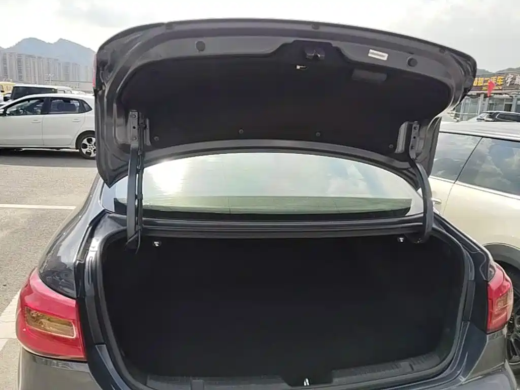 Kia Shuma — миниатюра 19
