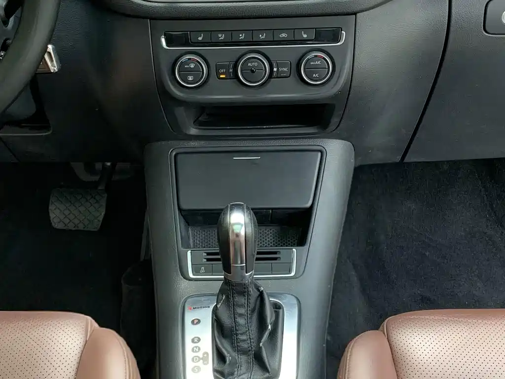 Volkswagen Tiguan — миниатюра 15