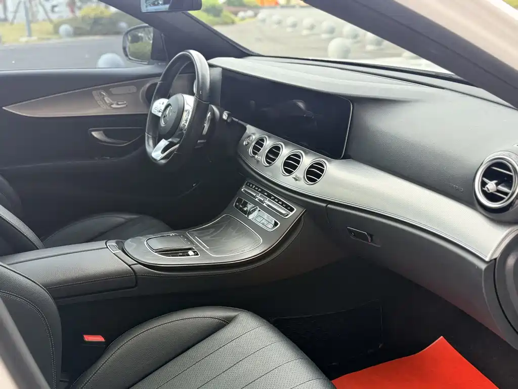 Mercedes-Benz E-Class (Import) — миниатюра 11