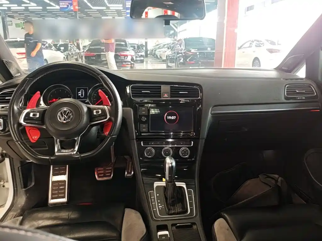 Volkswagen Golf — миниатюра 10