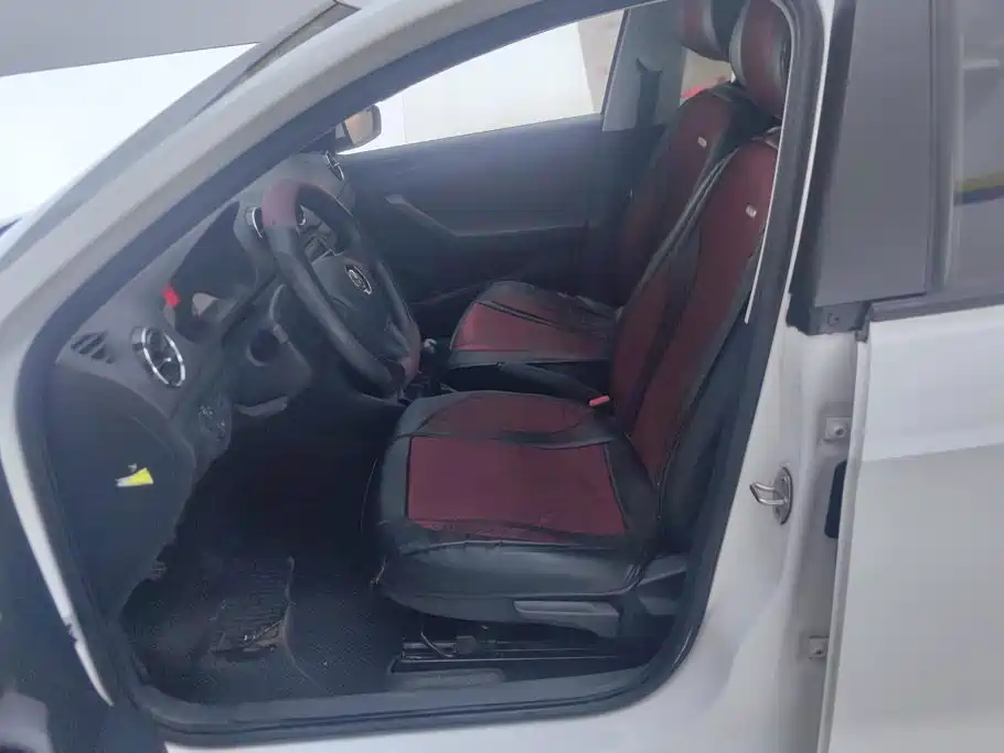 Volkswagen Jetta — миниатюра 9