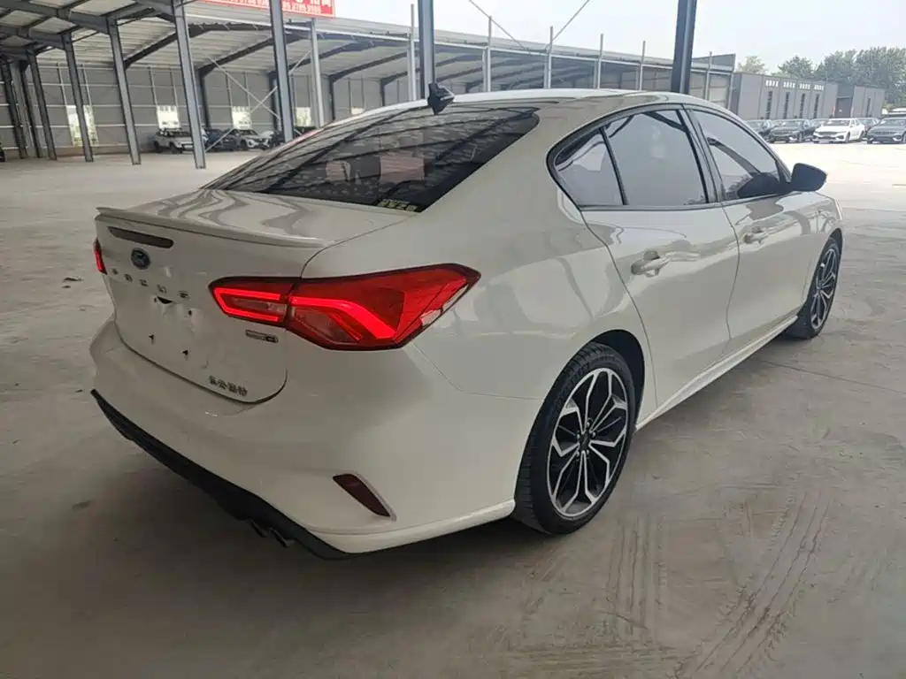 Ford Focus — миниатюра 7