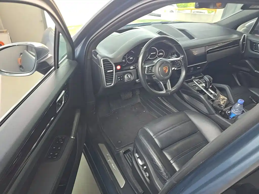 Porsche Cayenne — миниатюра 16