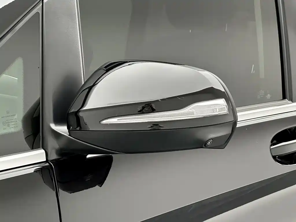 Mercedes-Benz V-Class — миниатюра 28
