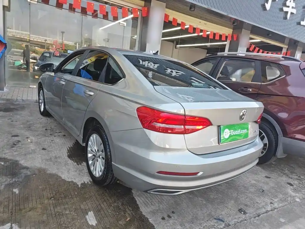 Volkswagen Lavida — миниатюра 5