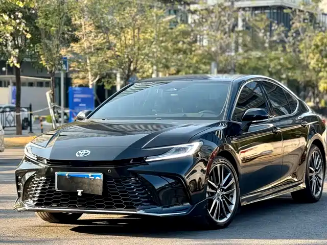 TOYOTA CAMRY 2025