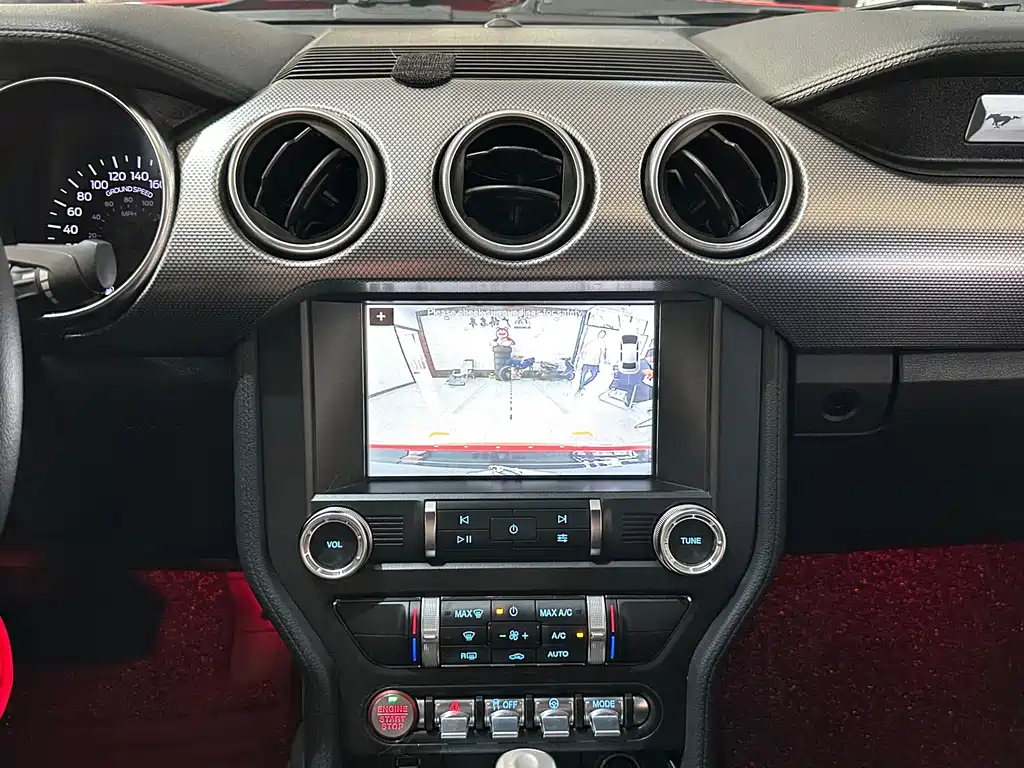 Ford Mustang — миниатюра 9