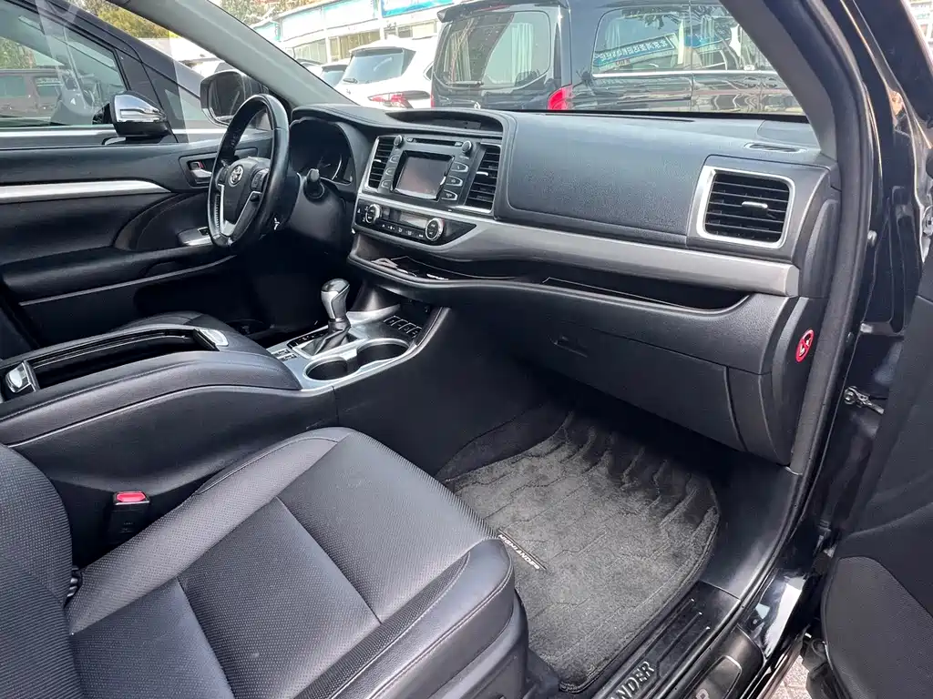 Toyota Highlander — миниатюра 9