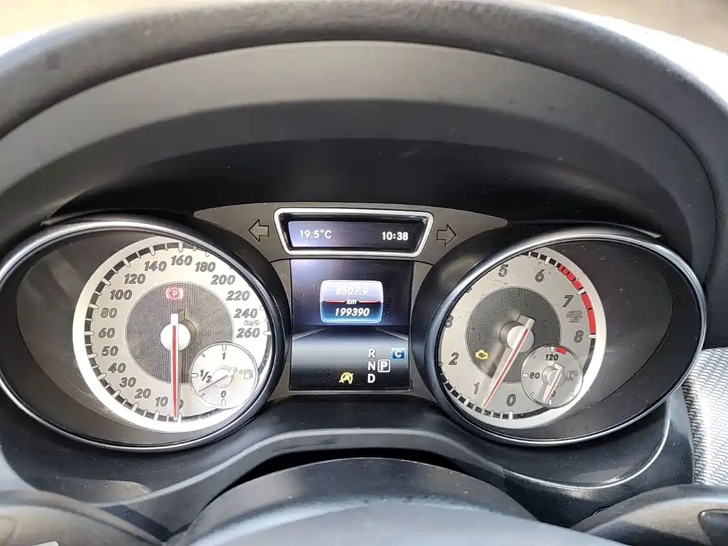 Mercedes-Benz GLA — миниатюра 12