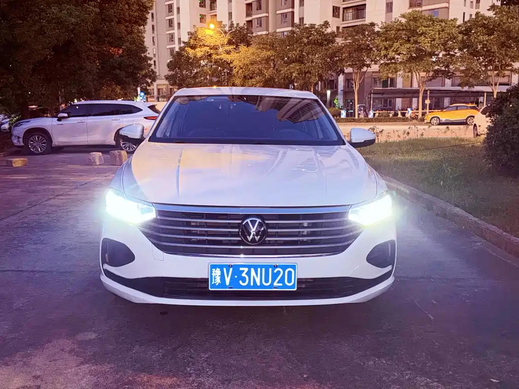 Volkswagen Lavida — миниатюра 2
