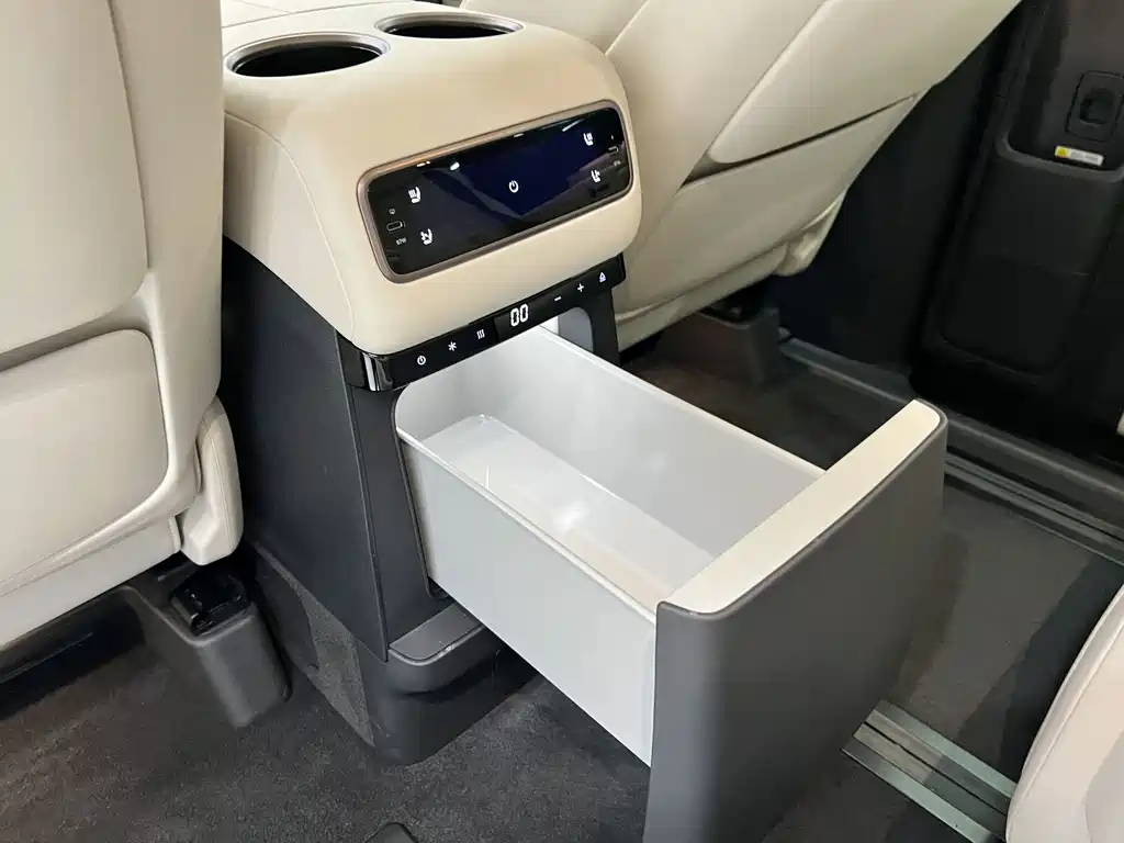 Li Auto Li MEGA — миниатюра 7