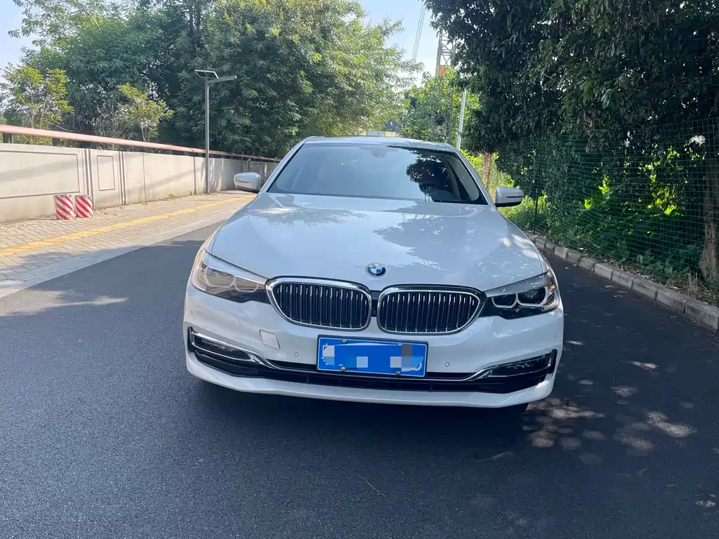BMW 5 Series — миниатюра 2