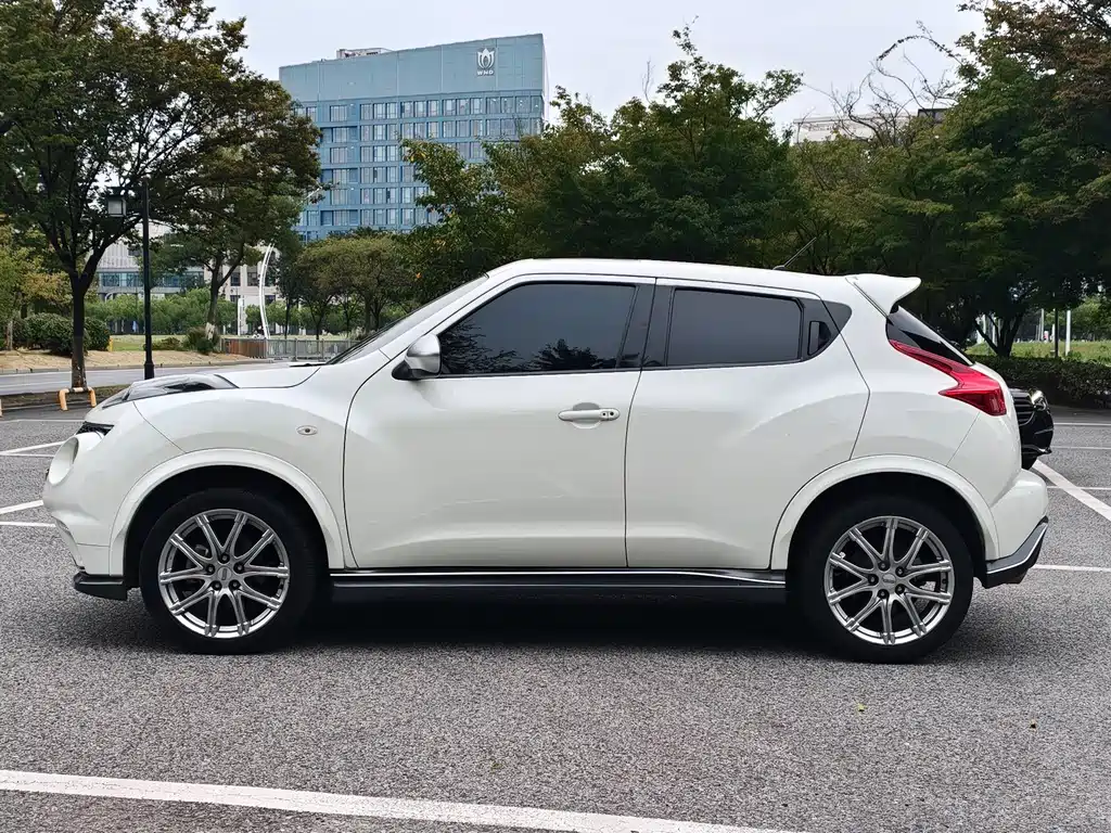Infiniti ESQ — миниатюра 8