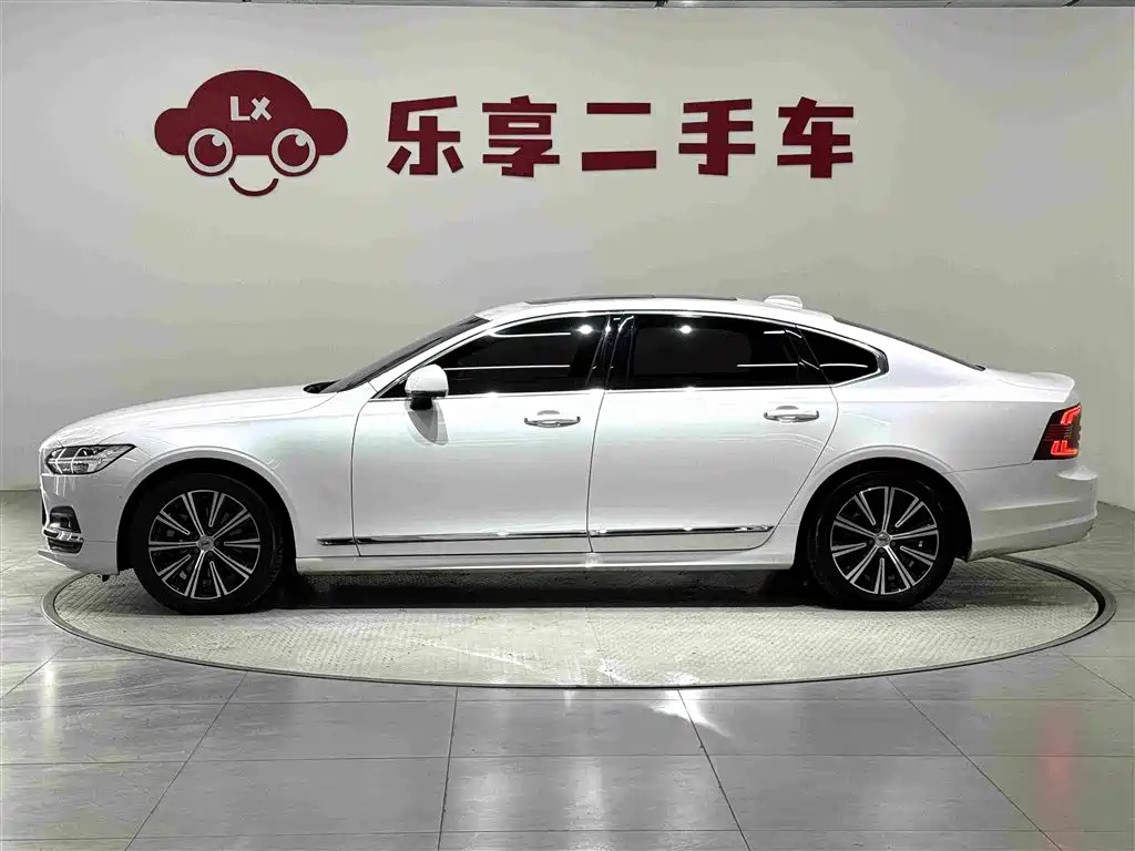 Volvo S90 — миниатюра 2