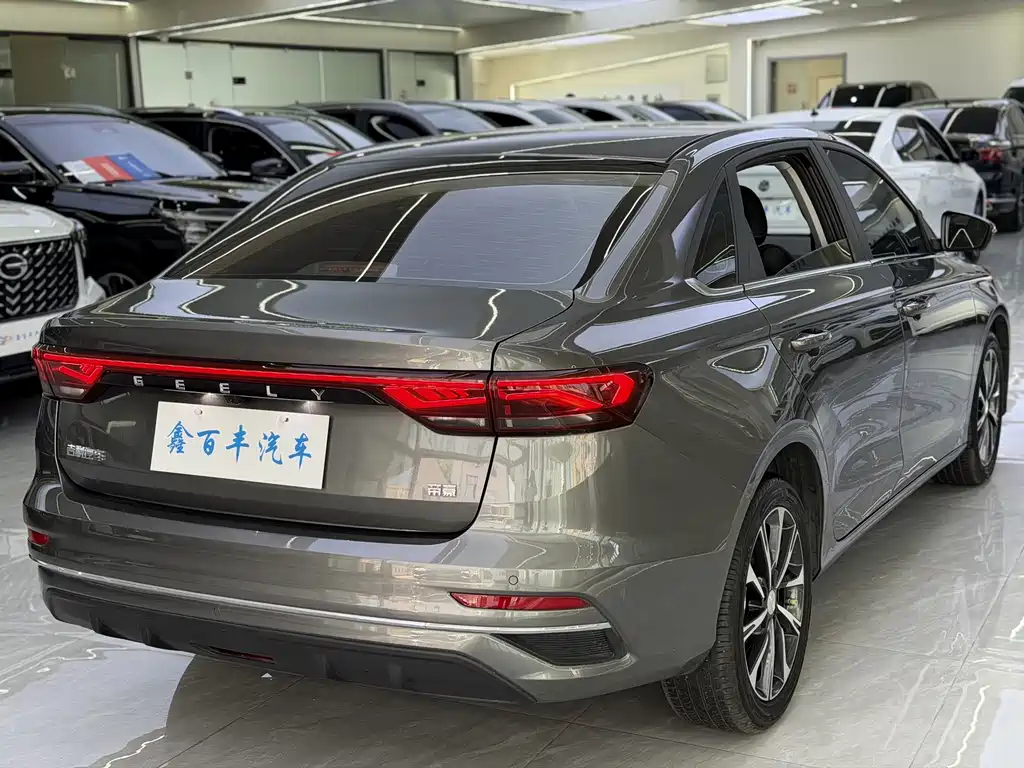 Geely Emgrand — миниатюра 8