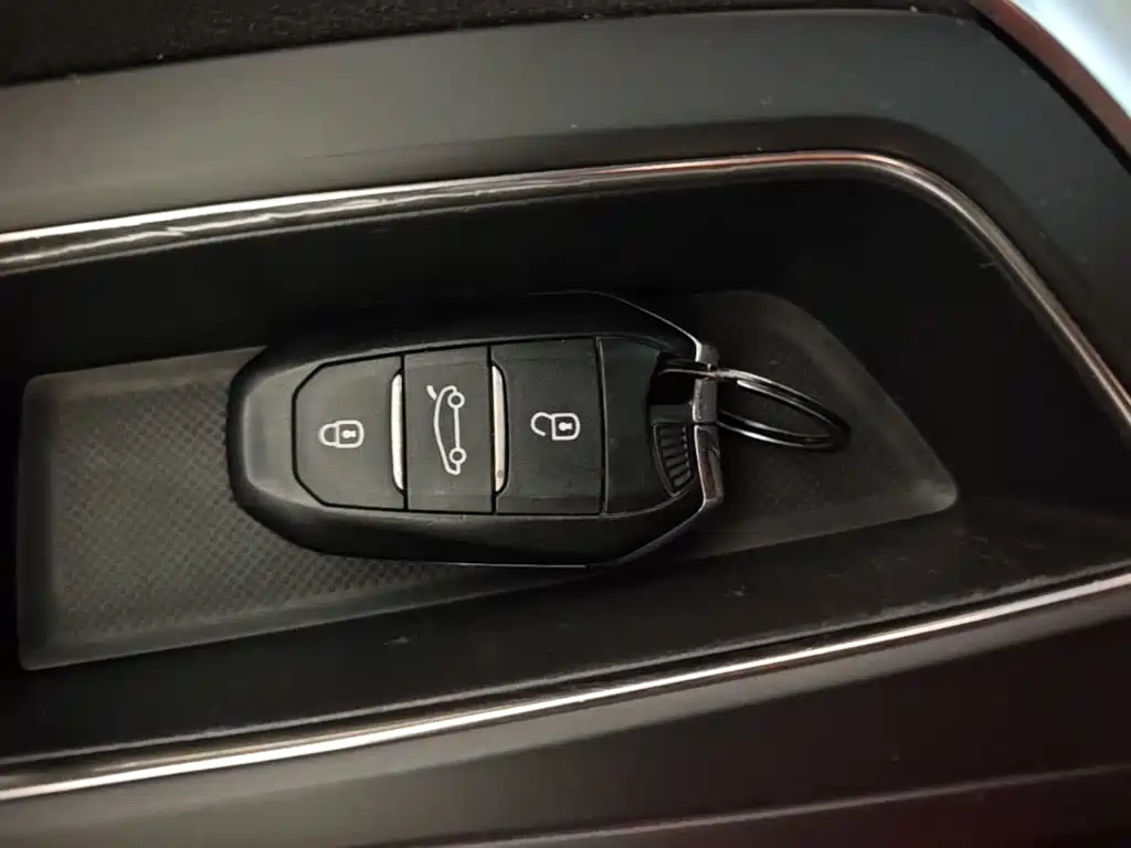 Peugeot 5008 — миниатюра 9