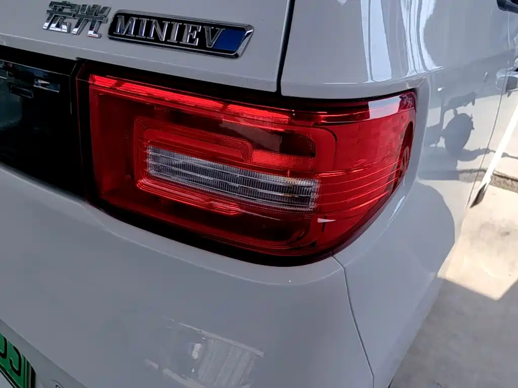 Wuling MINIEV — миниатюра 8