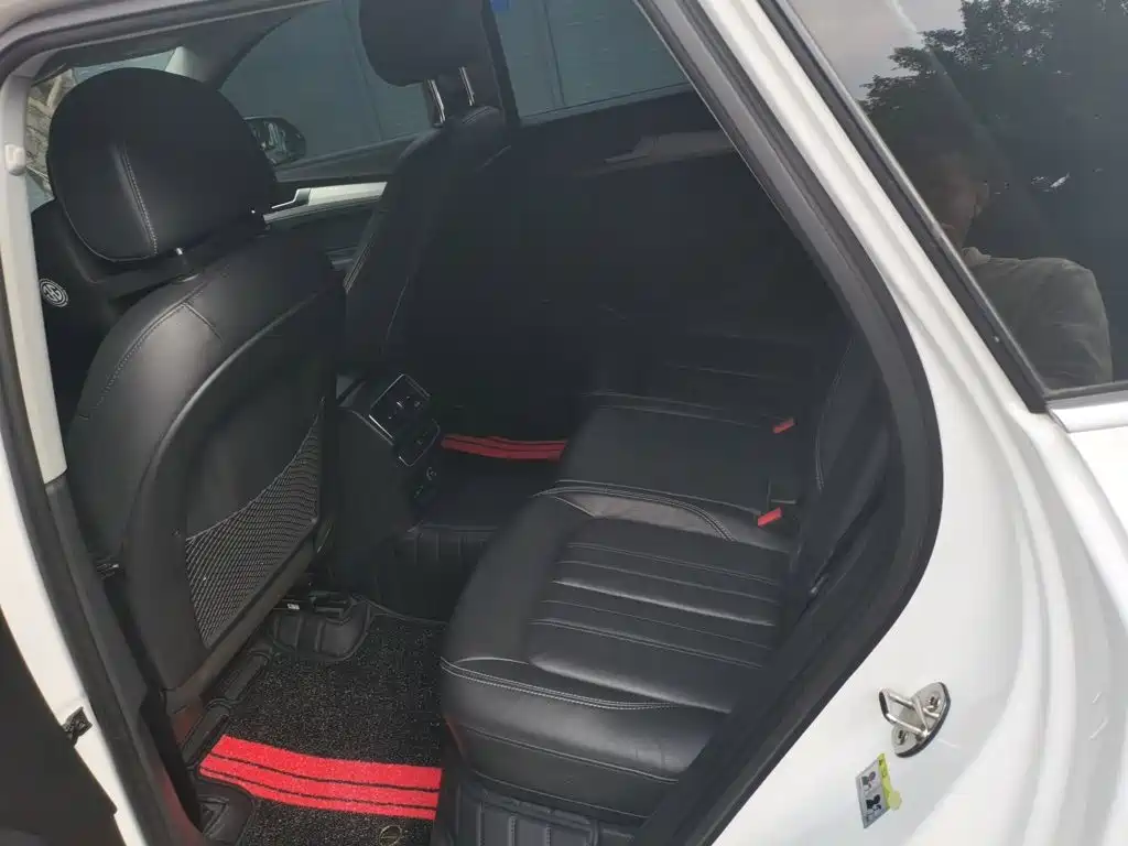 Audi Q5L — миниатюра 13