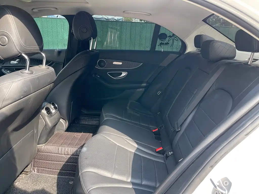 Mercedes-Benz C-Class — миниатюра 12