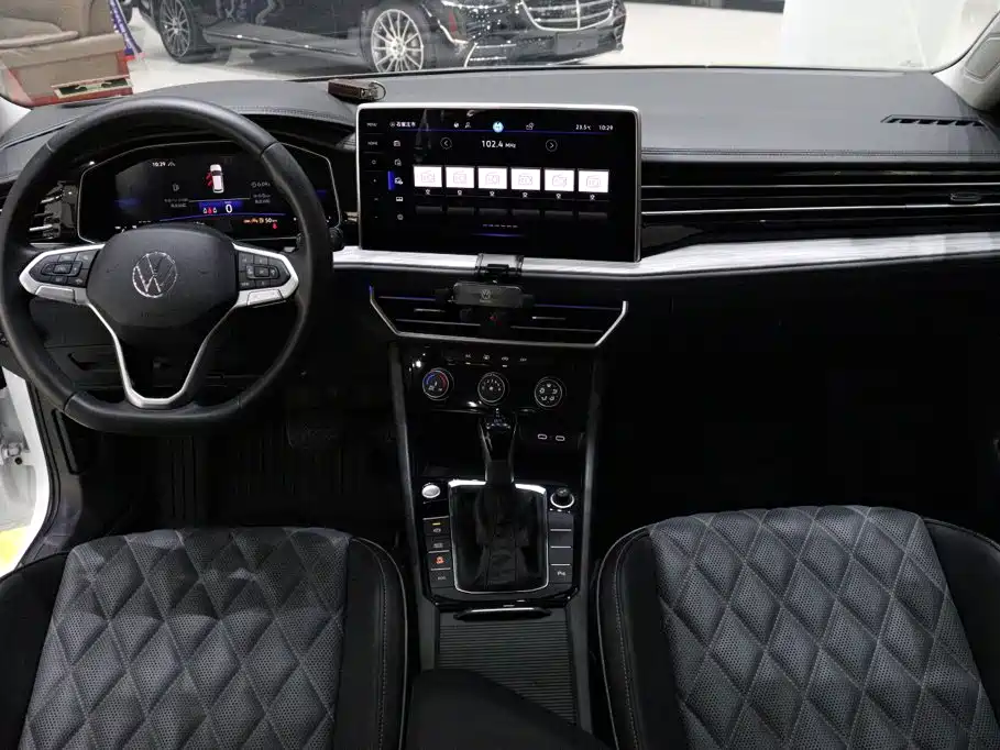Volkswagen Sagitar — миниатюра 9