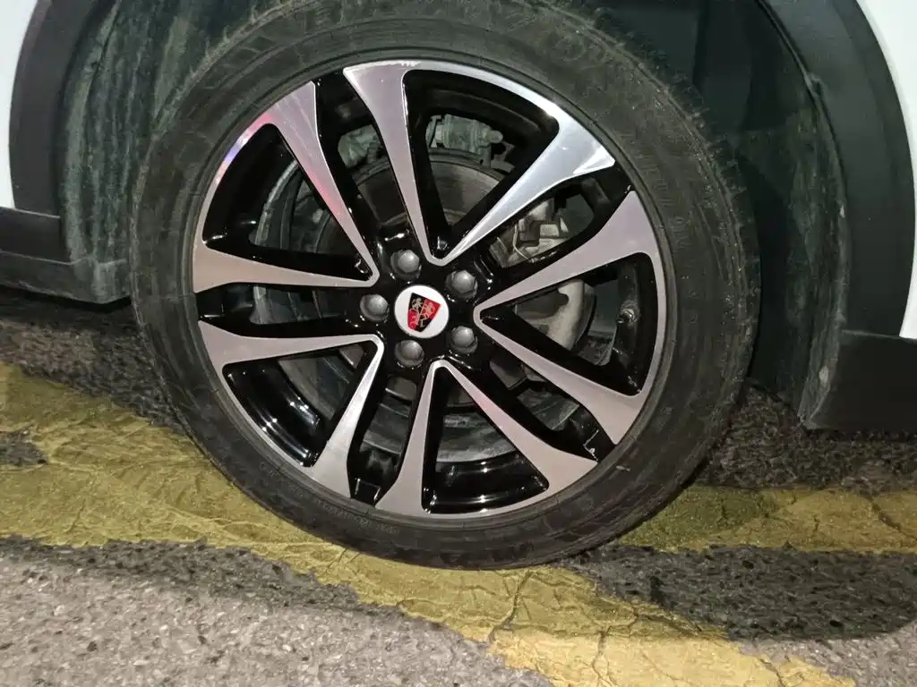 Roewe RX3 — миниатюра 8