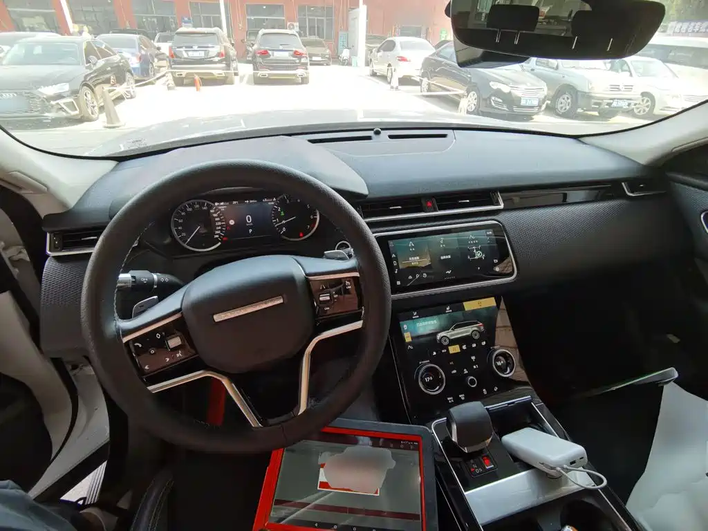 Land Rover Velar — миниатюра 10