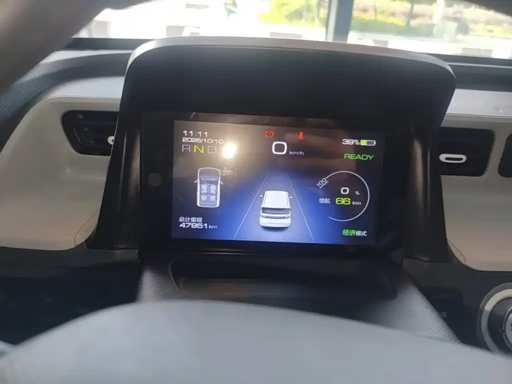 Wuling MINIEV — миниатюра 12