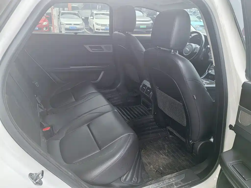 Jaguar XFL — миниатюра 12