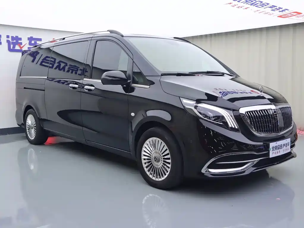 Mercedes-Benz Vito 2023 2.0T 7 мест