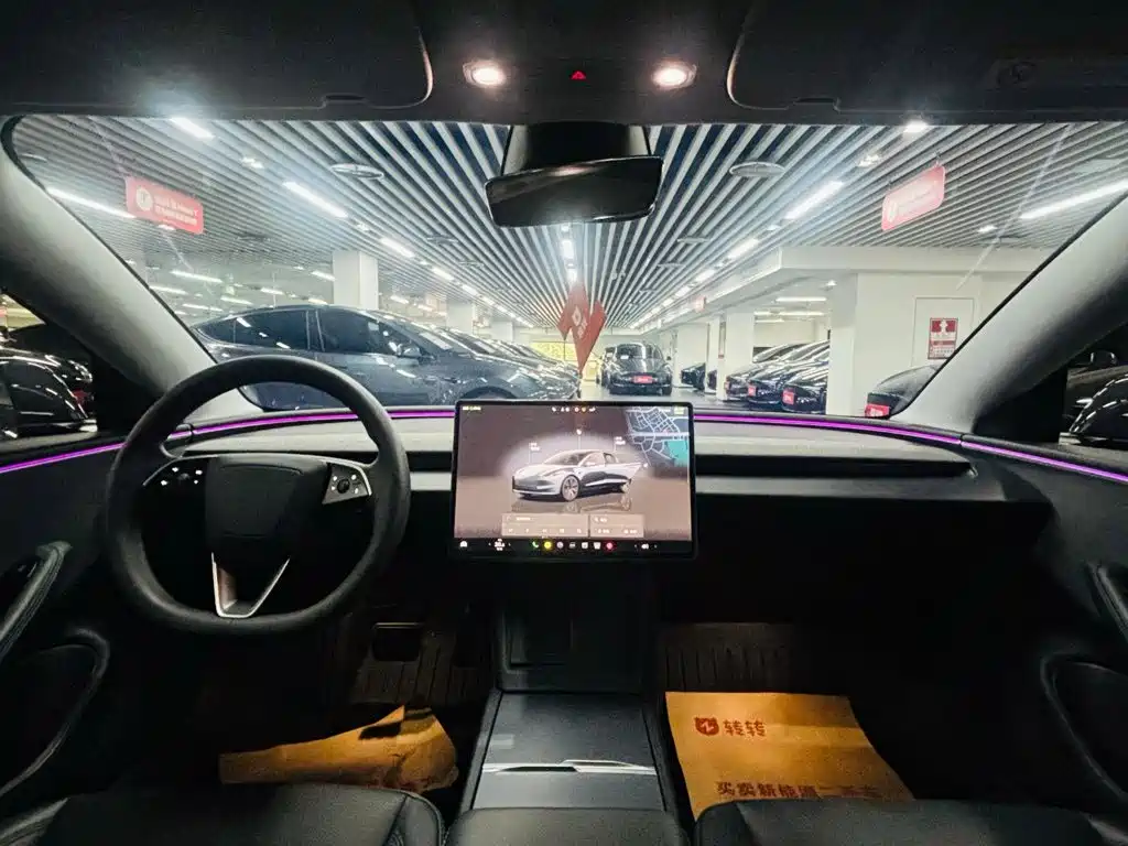 Tesla Model 3 — миниатюра 8