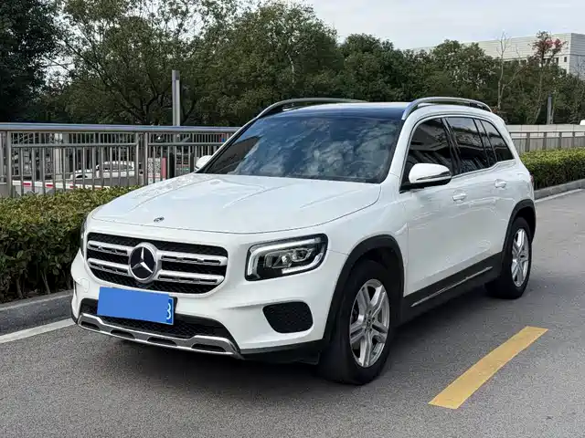 MERCEDES BENZ GLB
