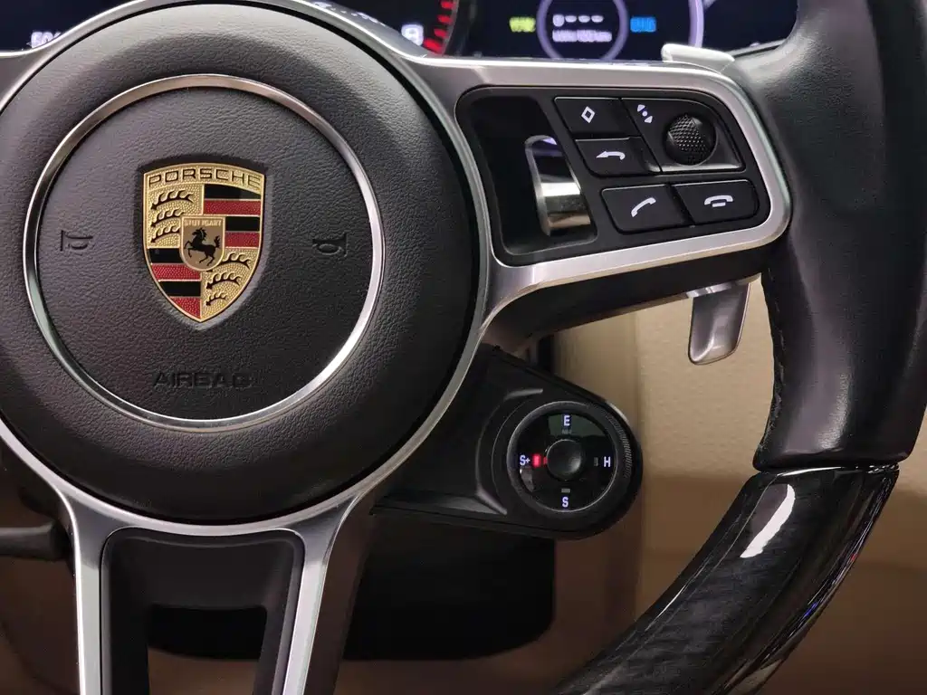 Porsche Cayenne Hybrid — миниатюра 7
