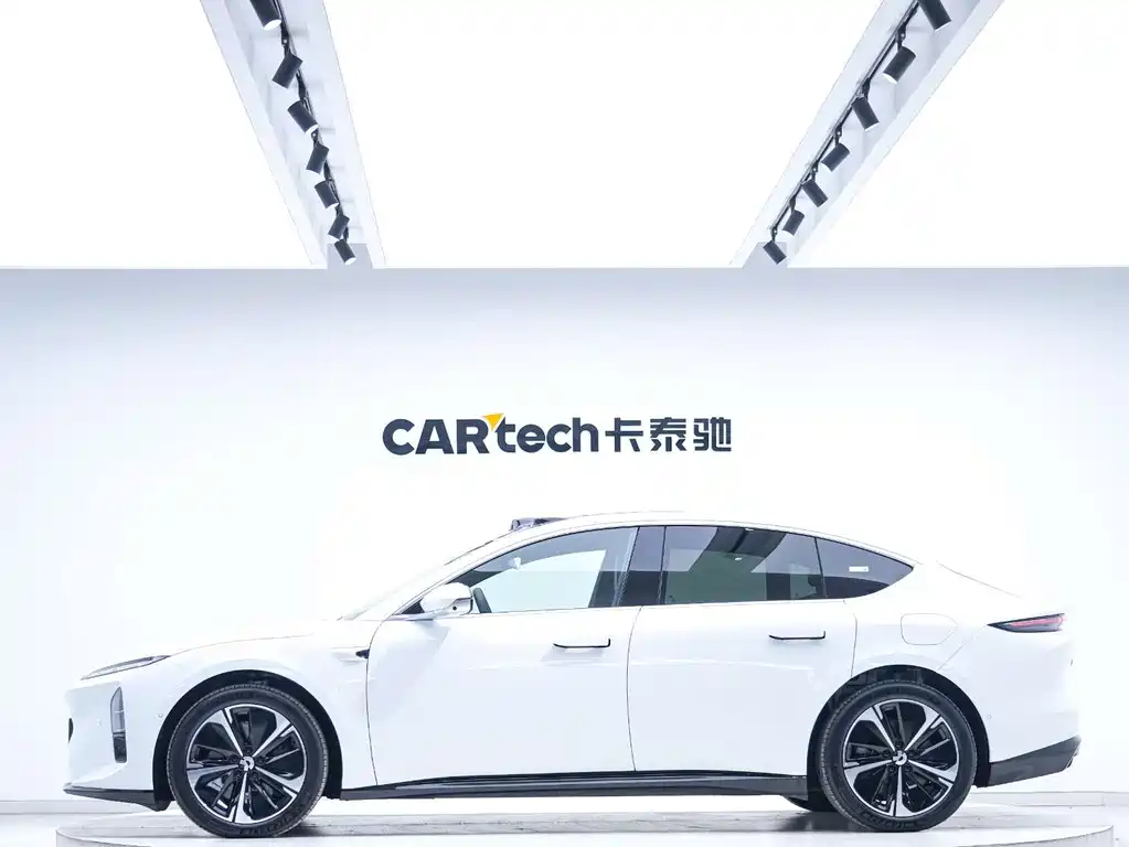 NIO ET5 — миниатюра 2
