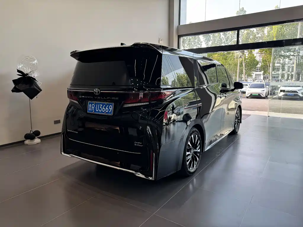 Toyota Vellfire 2024 2.5L
