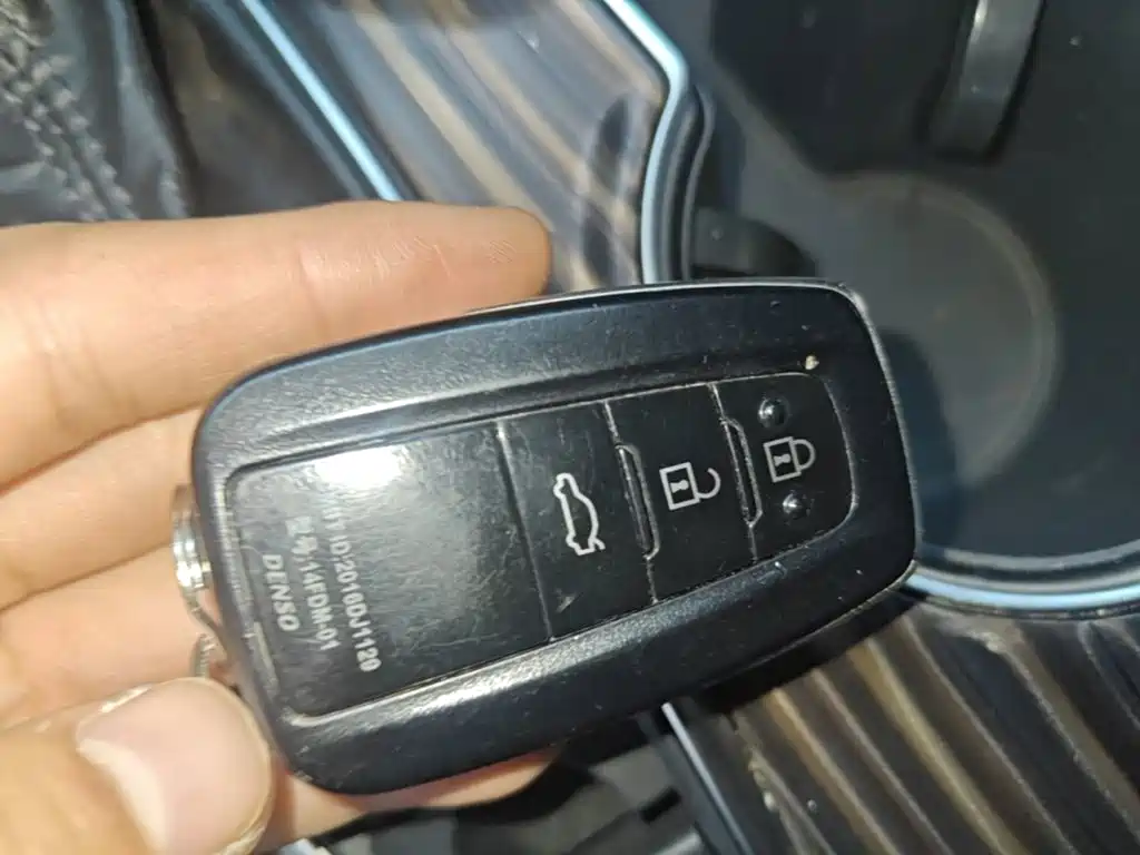 Toyota Camry — миниатюра 9
