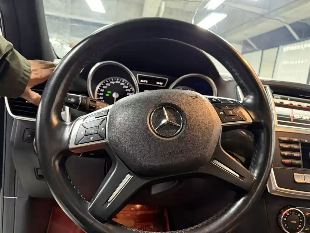 Mercedes-Benz GL-Class — миниатюра 5