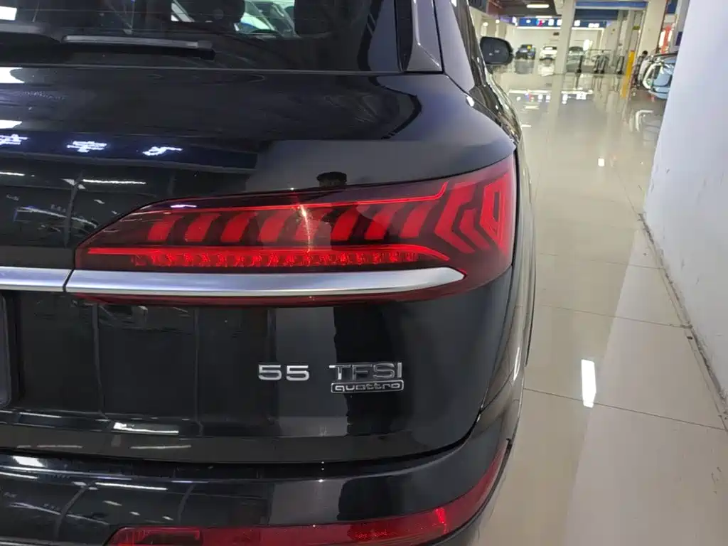 Audi Q7 — миниатюра 8